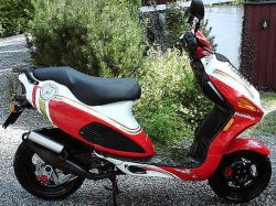  Italjet ITALJET MOTO ITALY Formula 50 L.C. robog piros