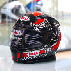  Bell BELL QUALIFIER DLX MIPS ISLE OF MAN II. Street buksisak fekete/fehr/piros