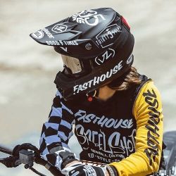  Bell BELL MOTO-9 MIPS Fasthouse cross buksisak fekete/fehr 2021